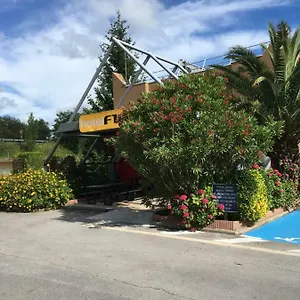 Hotel Hotelf1, Bayona