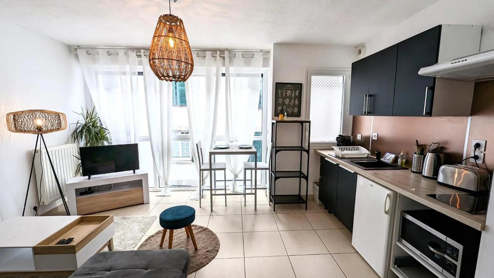 Vitrail Yourhosthelper Bayonne
